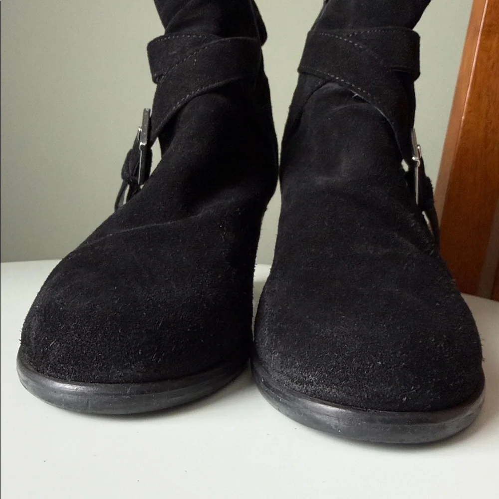 Anthropologie Matisse Harper black suede leather ankle boots “tulip collar”